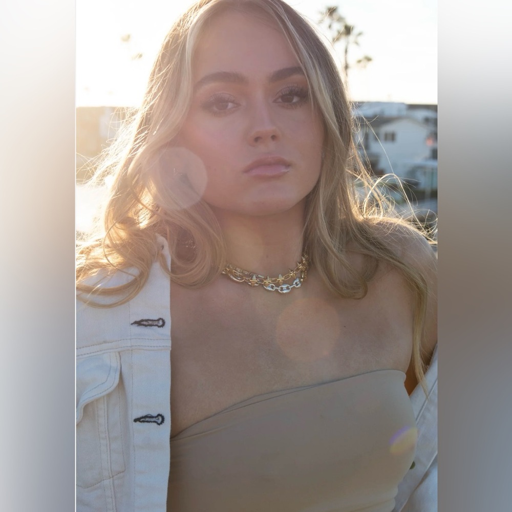 Elegant Gold Chain Necklace